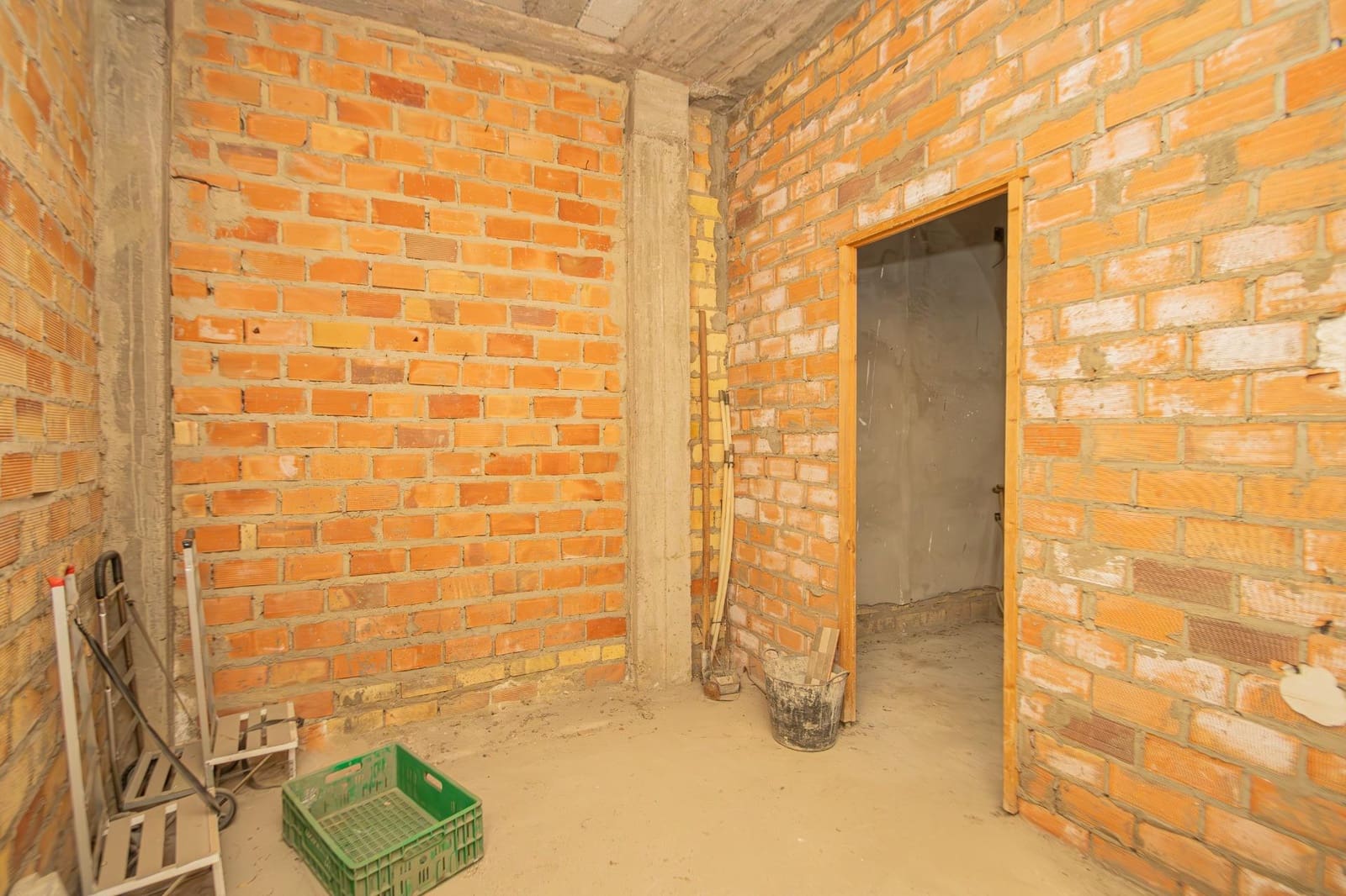 3 bedroom Terraced Villa for sale in Seville city with garage - € 125,000 (Ref: 9406731)