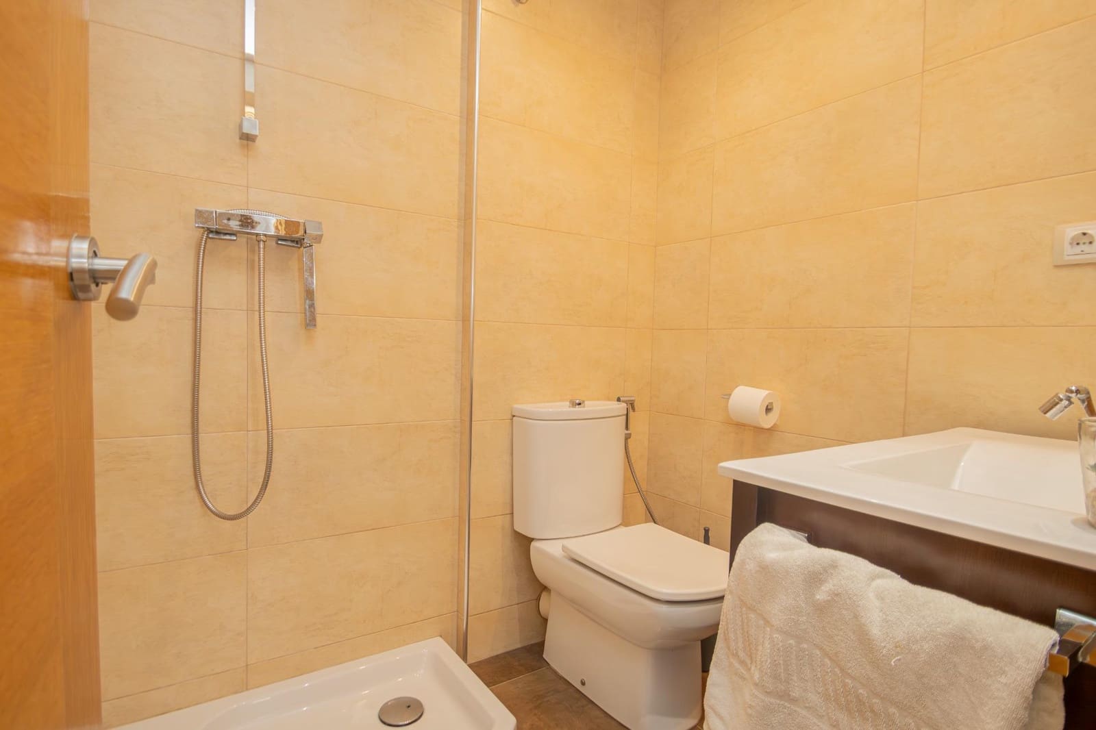 3 makuuhuone Huoneisto myytävänä paikassa Sevilla kaupunki - 220 000 € (Ref: 9406732)