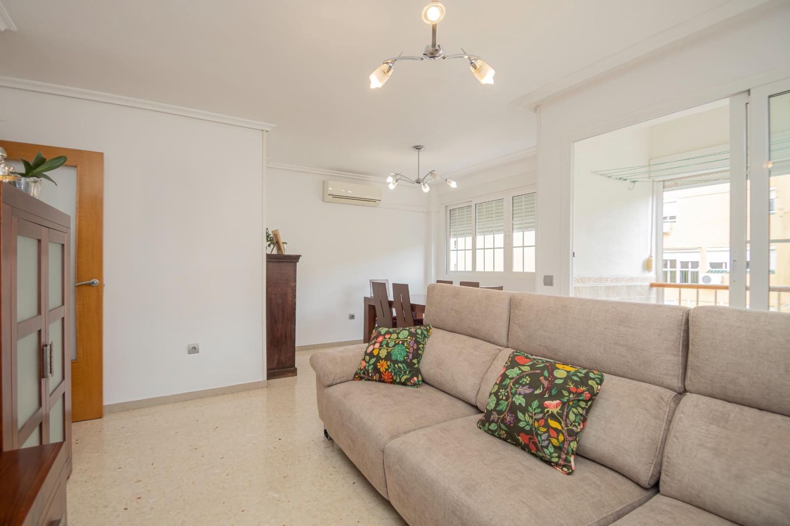 3 bedroom Apartment for sale in Seville city - € 220,000 (Ref: 9406732)