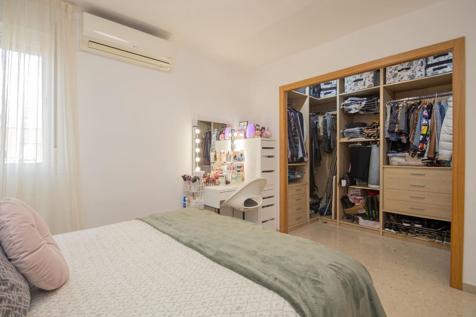 3 bedroom Apartment for sale in Seville city - € 220,000 (Ref: 9406732)