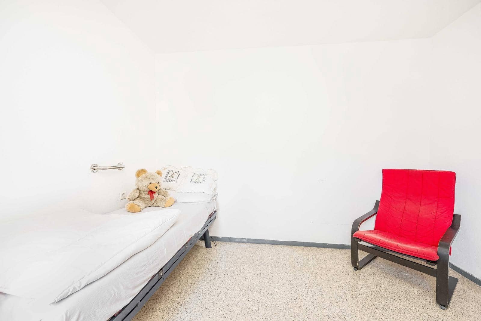 3 soveværelse Lejlighed til salg i Sevilla by - € 100.000 (Ref: 9417687)