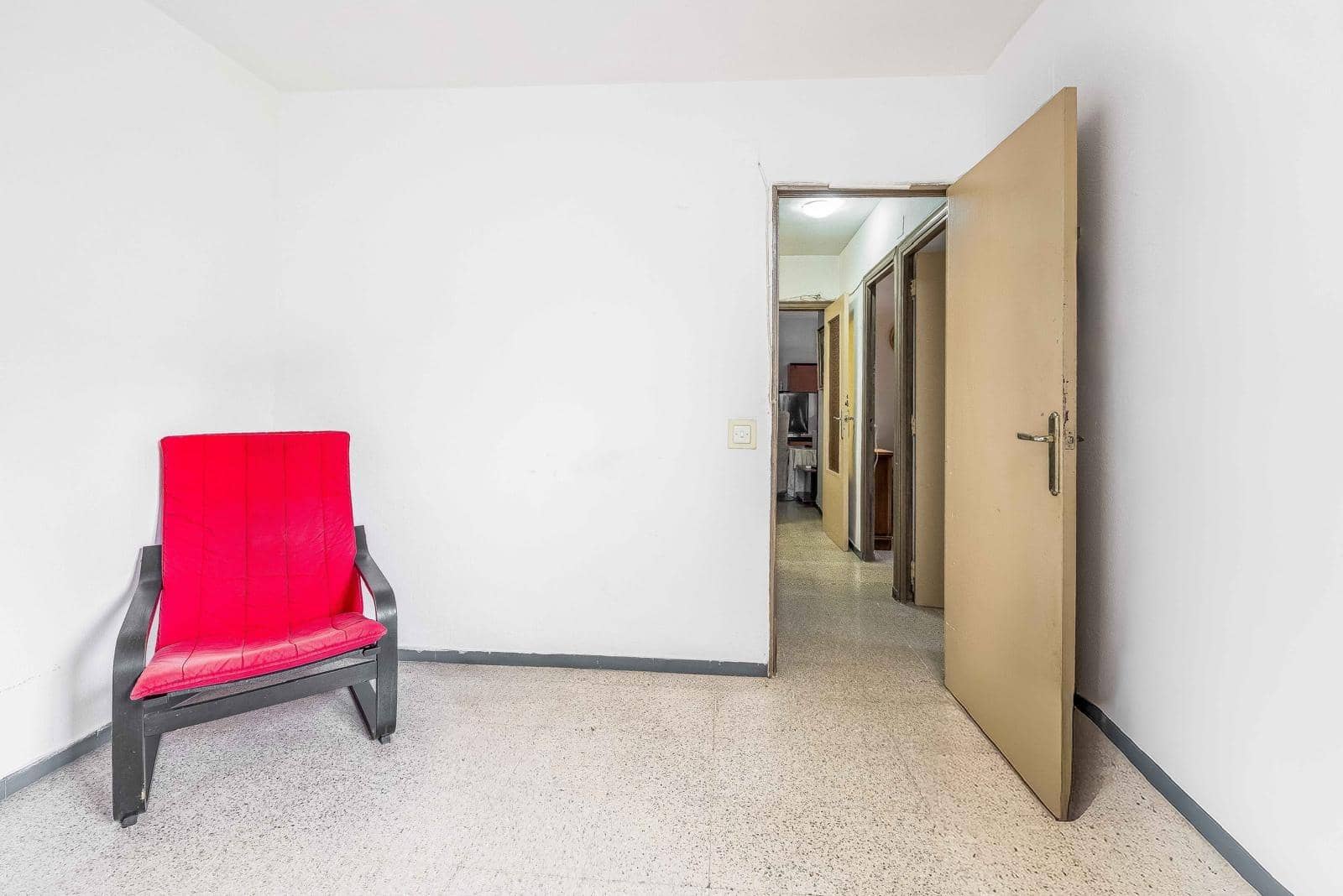 3 soveværelse Lejlighed til salg i Sevilla by - € 100.000 (Ref: 9417687)