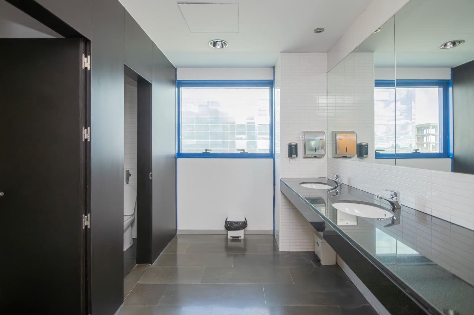 Kantoor te koop in Sevilla stad - € 51.000 (Ref: 9419884)