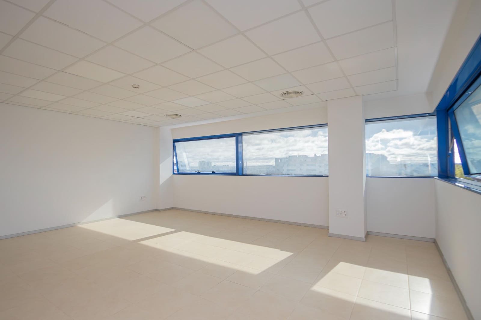 Biuro na sprzedaż w Miasto Sewilla - 51 000 € (Ref: 9419884)