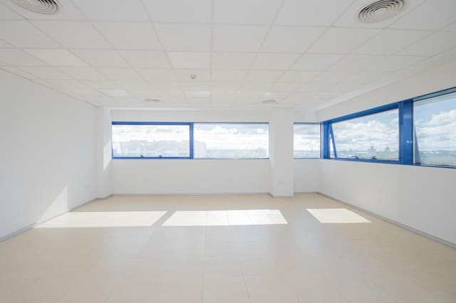 Kontor til salgs i Sevilla by - € 46 000 (Ref: 9419884)