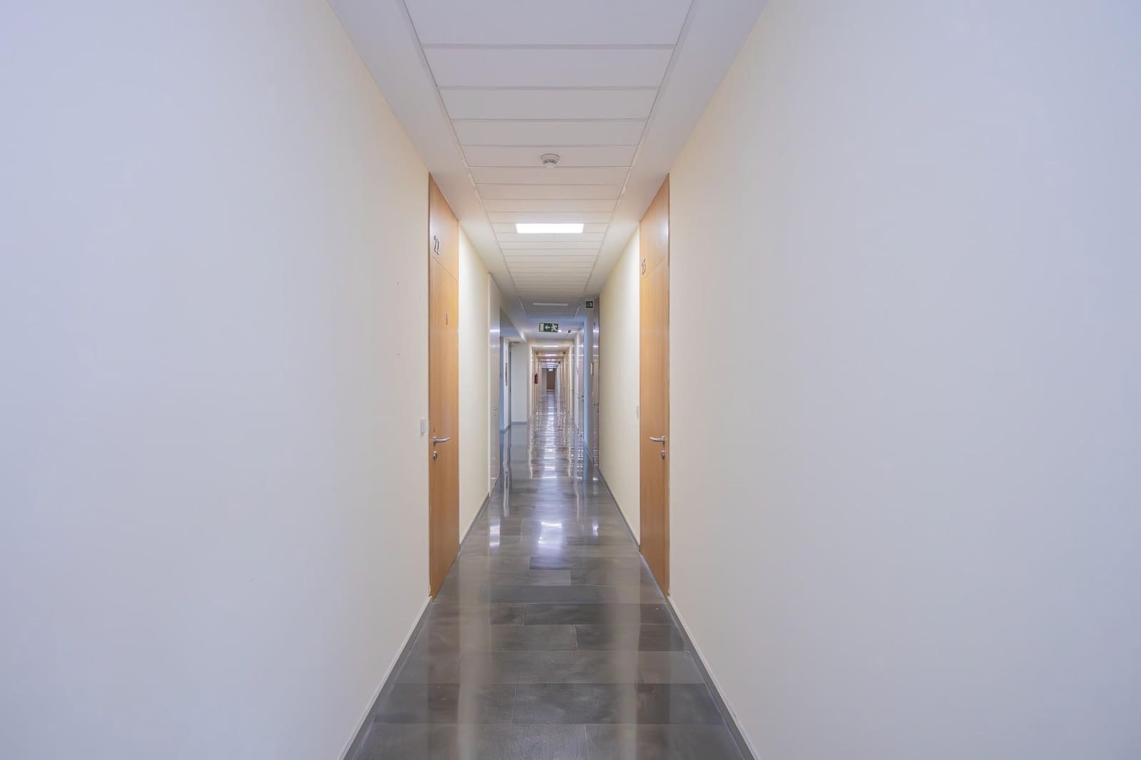 Office for sale in Seville city - € 46,000 (Ref: 9419884)