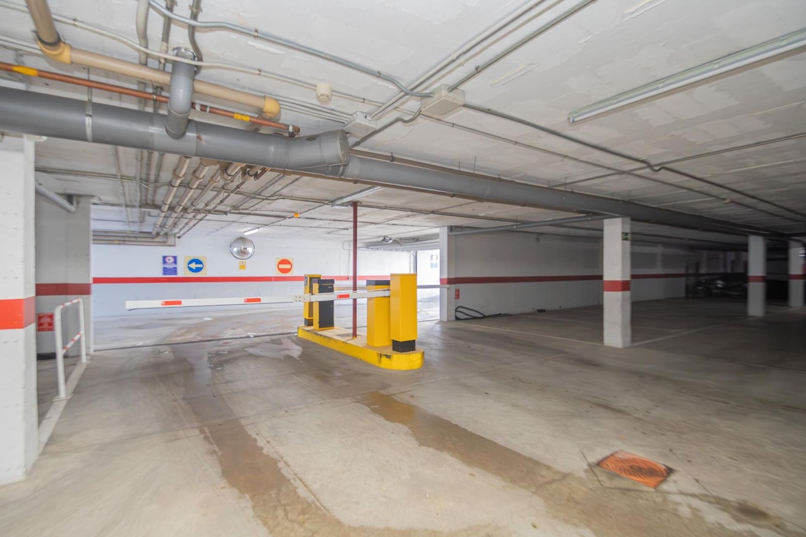 Office for sale in Seville city - € 46,000 (Ref: 9419884)