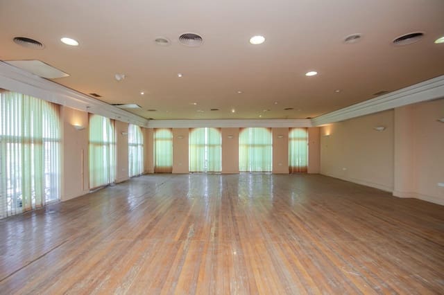 3 slaapkamer Commercieel te koop in Mairena del Aljarafe - € 600.000 (Ref: 9431148)