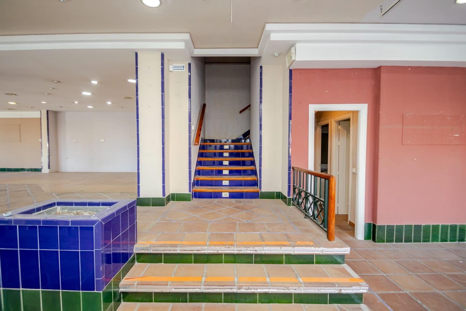 3 slaapkamer Commercieel te koop in Mairena del Aljarafe - € 600.000 (Ref: 9431148)