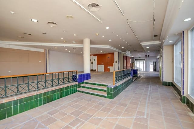 3 bedroom Commercial for sale in Mairena del Aljarafe - € 600,000 (Ref: 9431148)