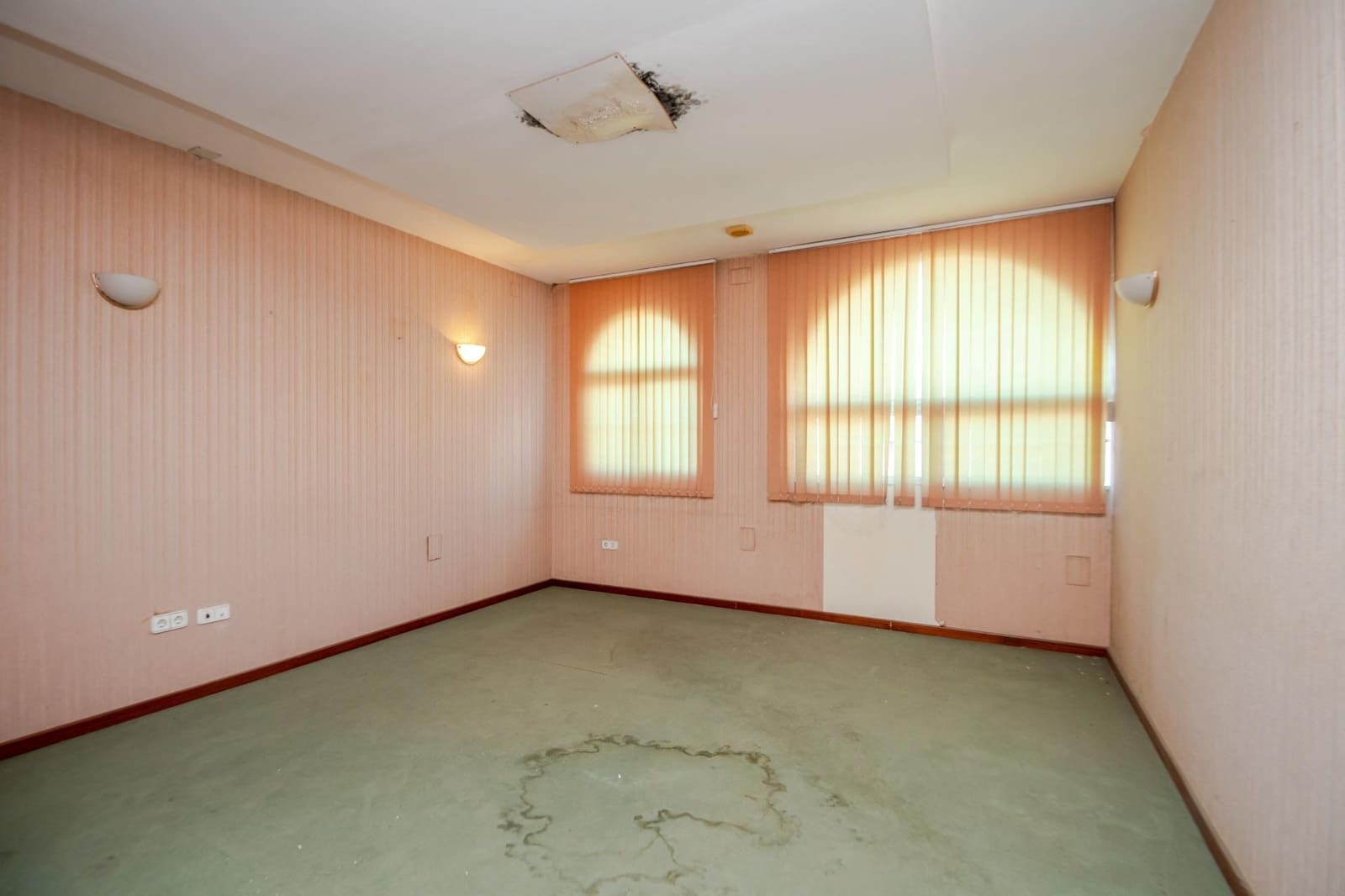 3 makuuhuone Kaupallinen myytävänä paikassa Mairena del Aljarafe - 500 000 € (Ref: 9431148)