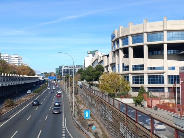 Azienda in vendita in Valdefuentes, Madrid città - 385.000 € (Rif: 9435077)