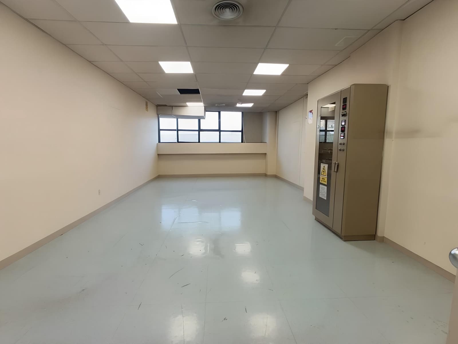 Business for sale in Madrid city - € 385,000 (Ref: 9435077)