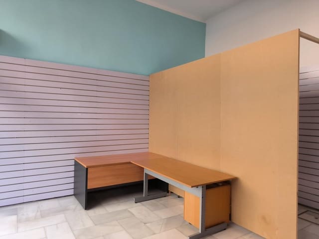 Local Comercial en Los Remedios, Sevilla ciudad en alquiler - 550 € (Ref: 9446461)