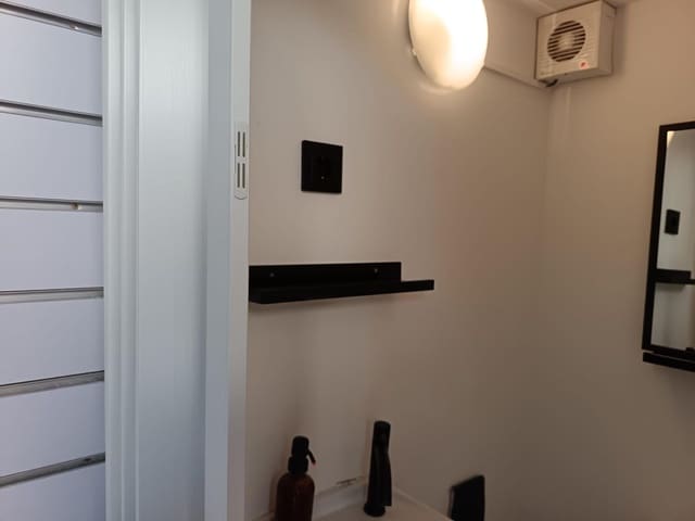 Local Comercial en Los Remedios, Sevilla ciudad en alquiler - 550 € (Ref: 9446461)