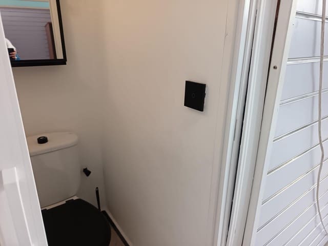 Commercial for rent in Los Remedios, Seville city - € 550 (Ref: 9446461)