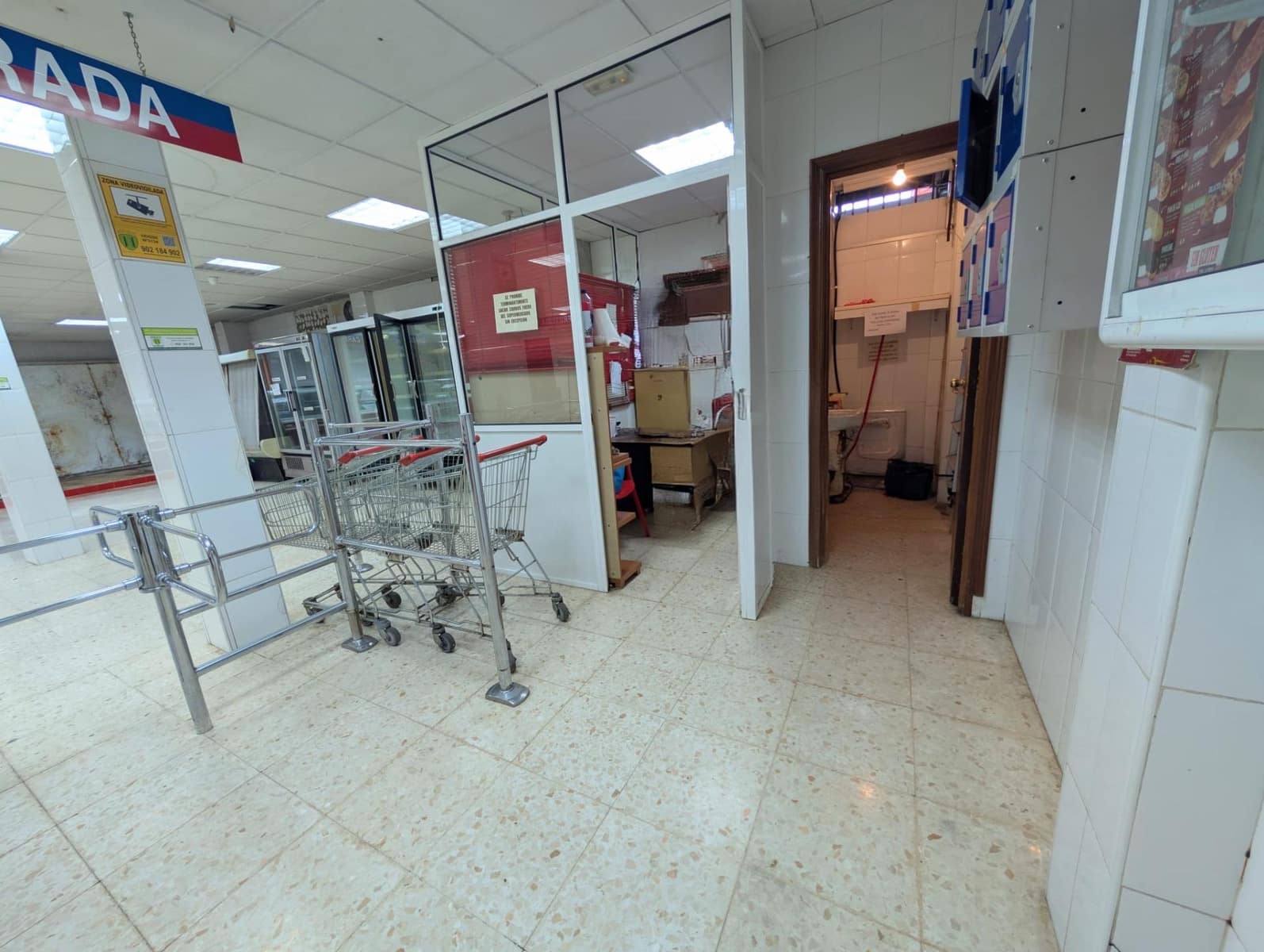 Gewerbe zu verkaufen in Sevilla Stadt - 110.000 € (Ref: 9449411)