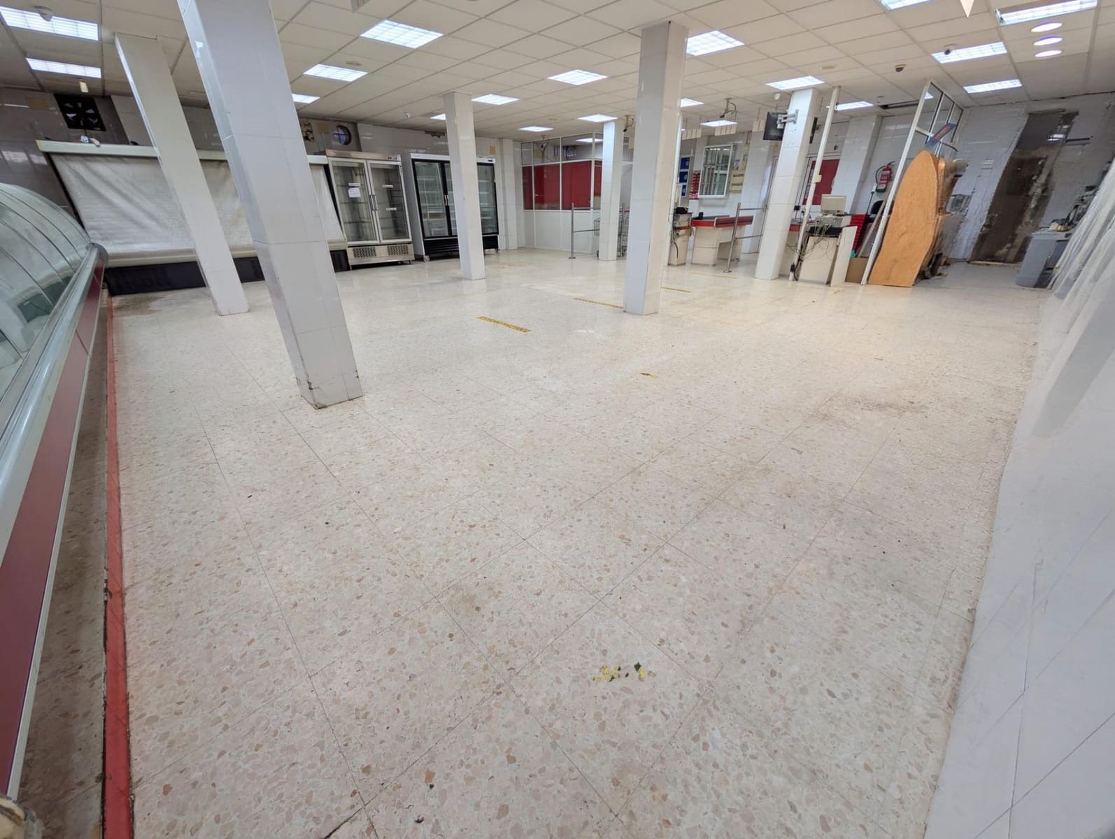 Gewerbe zu verkaufen in Sevilla Stadt - 110.000 € (Ref: 9449411)