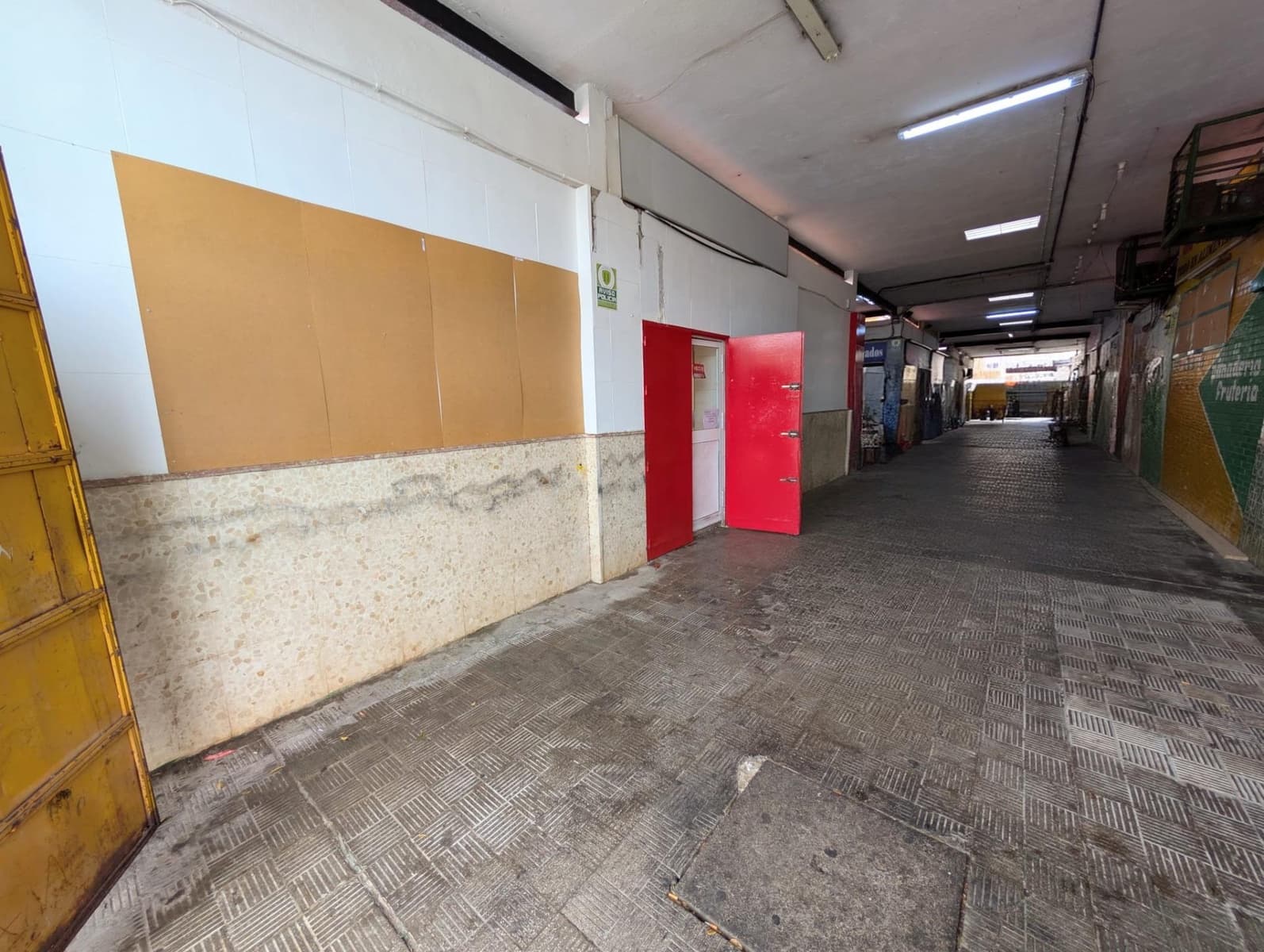 Gewerbe zu verkaufen in Sevilla Stadt - 110.000 € (Ref: 9449411)