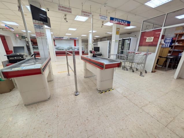 Commercieel te koop in Sevilla stad - € 110.000 (Ref: 9449411)