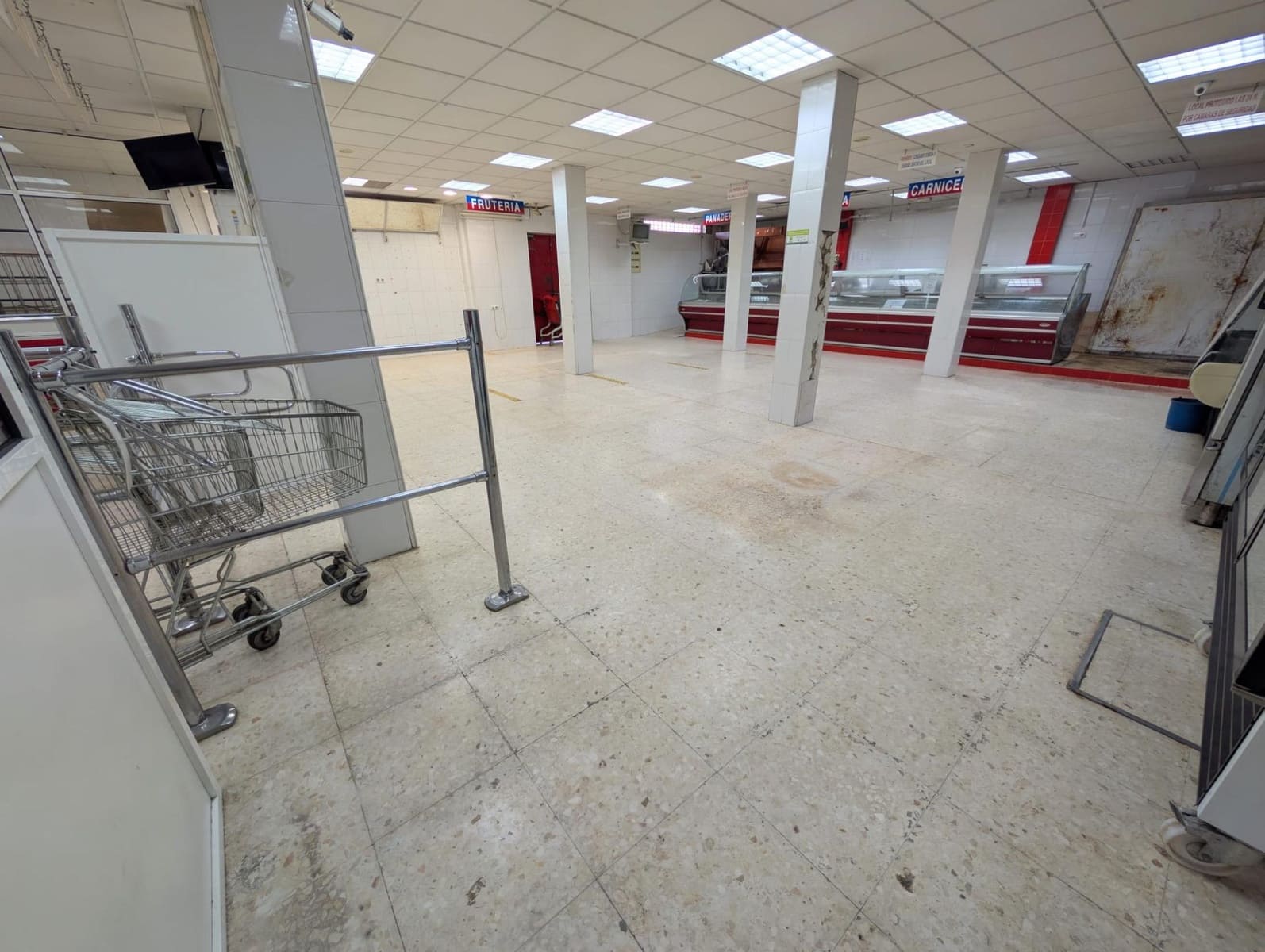Local Comercial en Sevilla ciudad en venta - 110.000 € (Ref: 9449411)