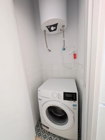 Piso de 4 habitaciones en Los Remedios, Sevilla ciudad en alquiler - 1.350 € (Ref: 9470961)