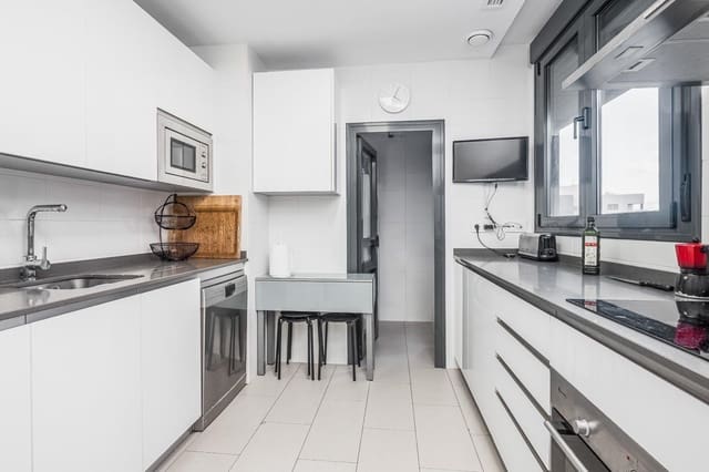 4 camera da letto Appartamento in vendita in Dos Hermanas con piscina - 390.000 € (Rif: 9482111)