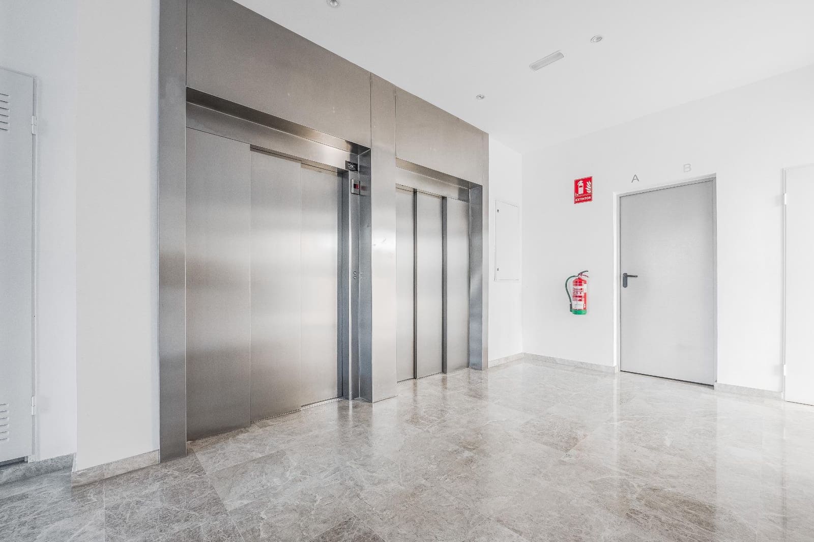 4 camera da letto Appartamento in vendita in Dos Hermanas con piscina - 390.000 € (Rif: 9482111)