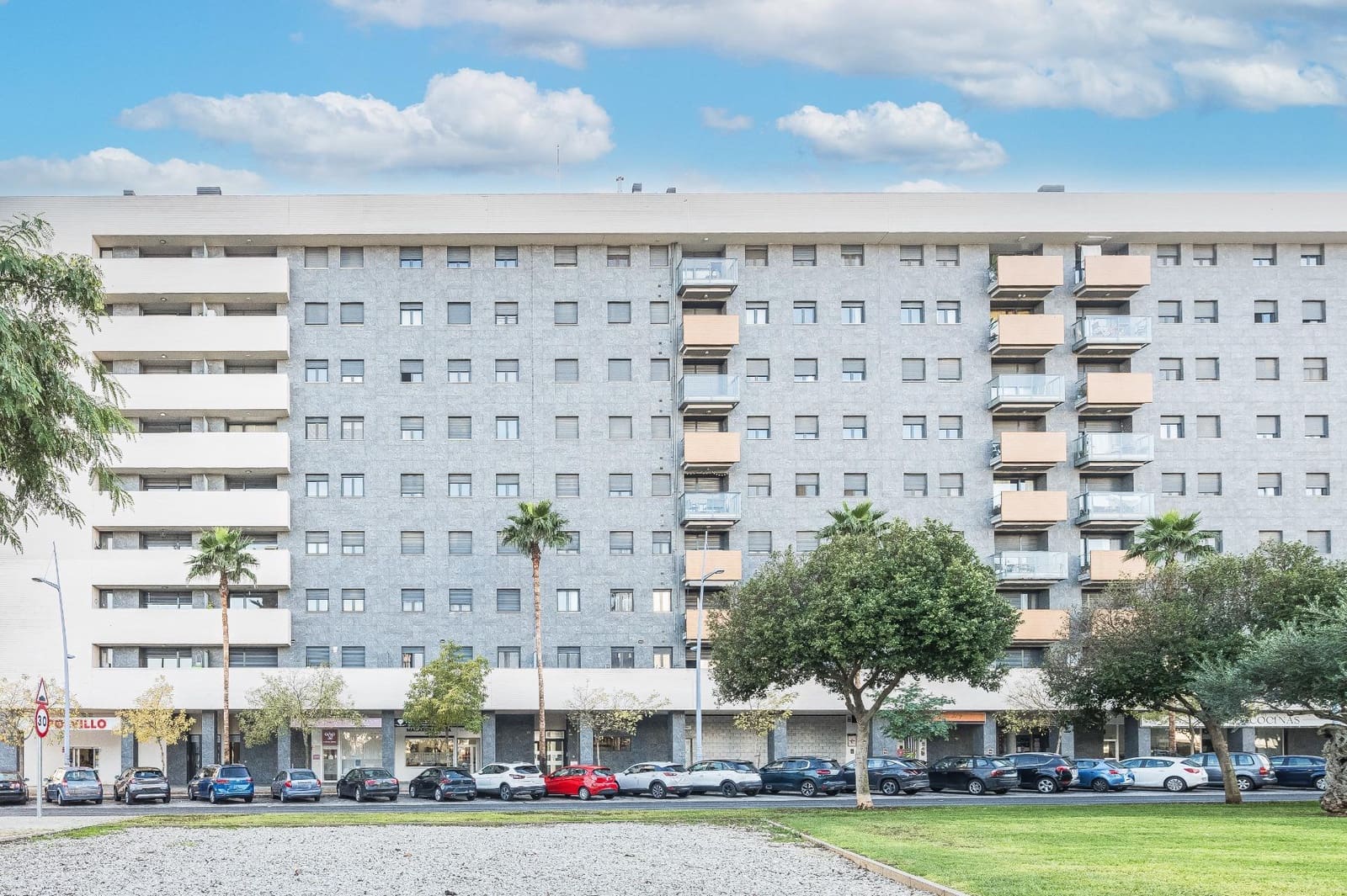 4 camera da letto Appartamento in vendita in Dos Hermanas con piscina - 390.000 € (Rif: 9482111)