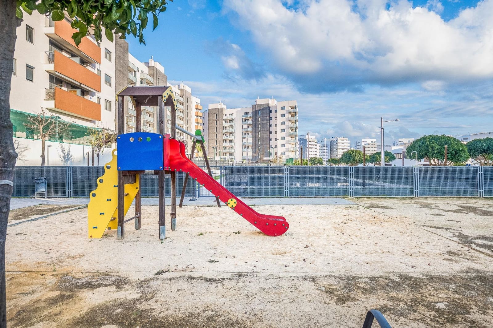 4 camera da letto Appartamento in vendita in Dos Hermanas con piscina - 390.000 € (Rif: 9482111)