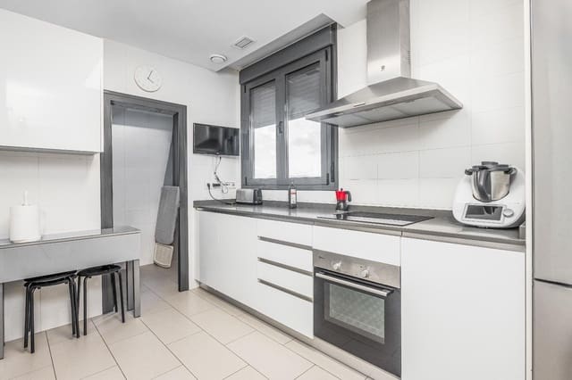 4 chambre Appartement à vendre à Dos Hermanas avec piscine - 390 000 € (Ref: 9482111)