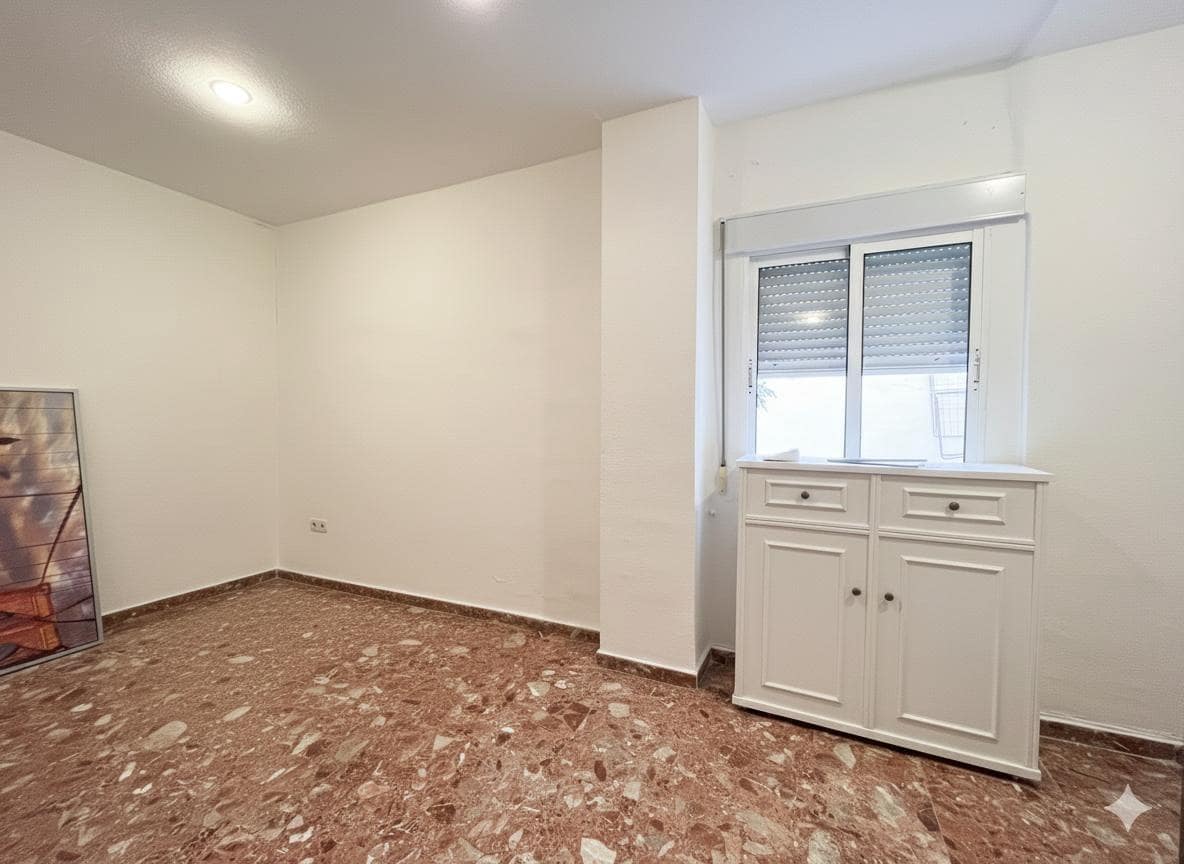 2 sovrum Lägenhet att hyra i Sevilla stad - 900 € (Ref: 9482112)