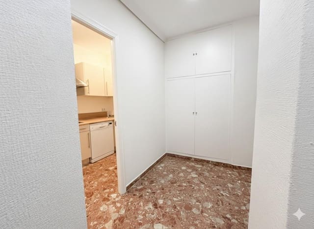 2 sypialnia Mieszkanie do wynajęcia w Los Remedios, Miasto Sewilla - 900 € (Ref: 9482112)