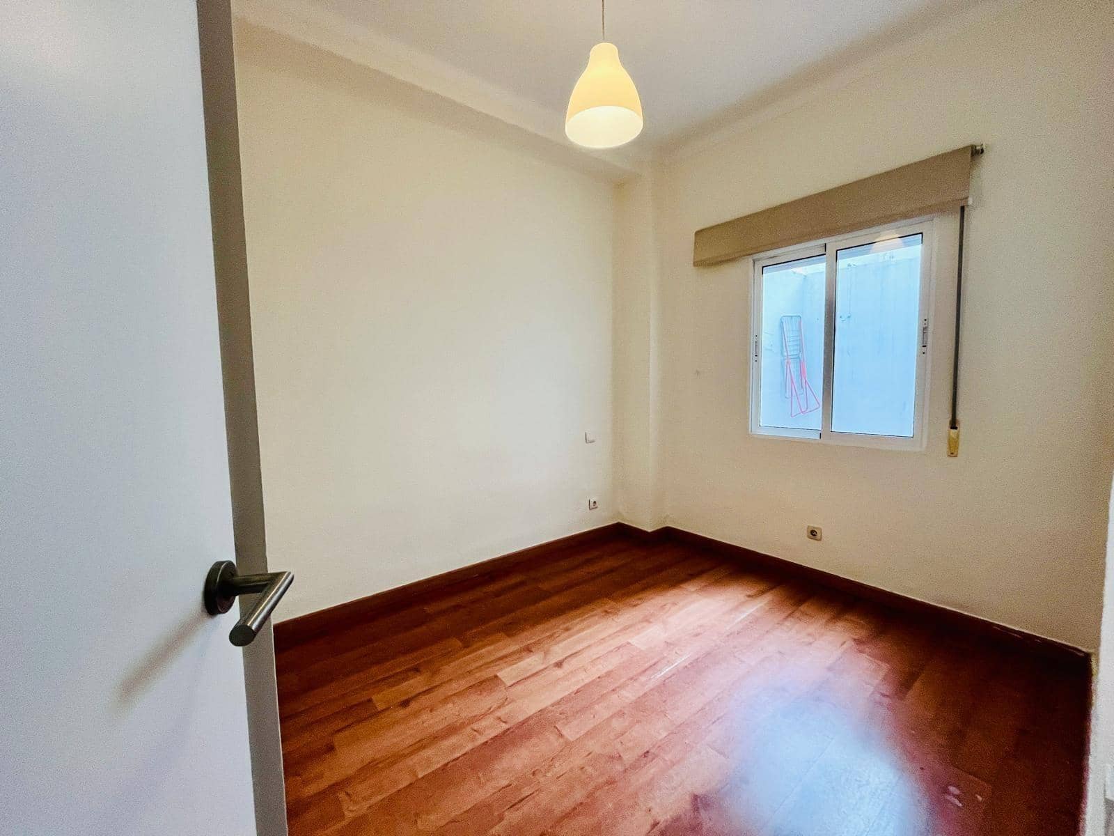 2 sovrum Lägenhet att hyra i Sevilla stad - 900 € (Ref: 9482112)