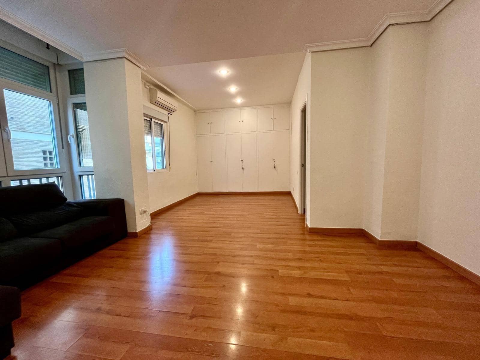 2 sovrum Lägenhet att hyra i Sevilla stad - 900 € (Ref: 9482112)