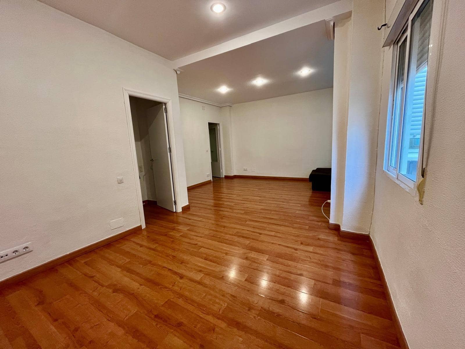 2 sovrum Lägenhet att hyra i Sevilla stad - 900 € (Ref: 9482112)