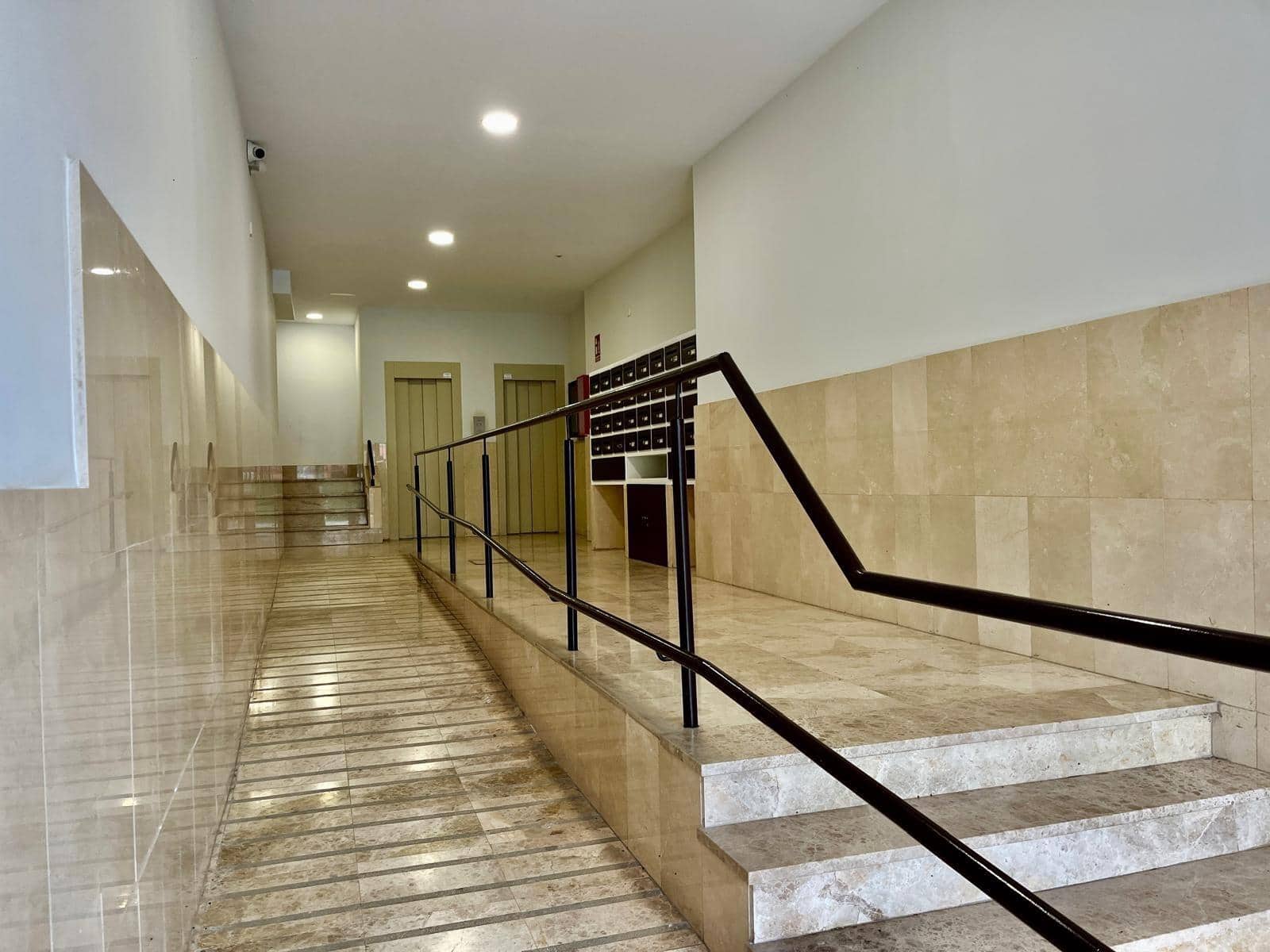 2 sovrum Lägenhet att hyra i Sevilla stad - 900 € (Ref: 9482112)