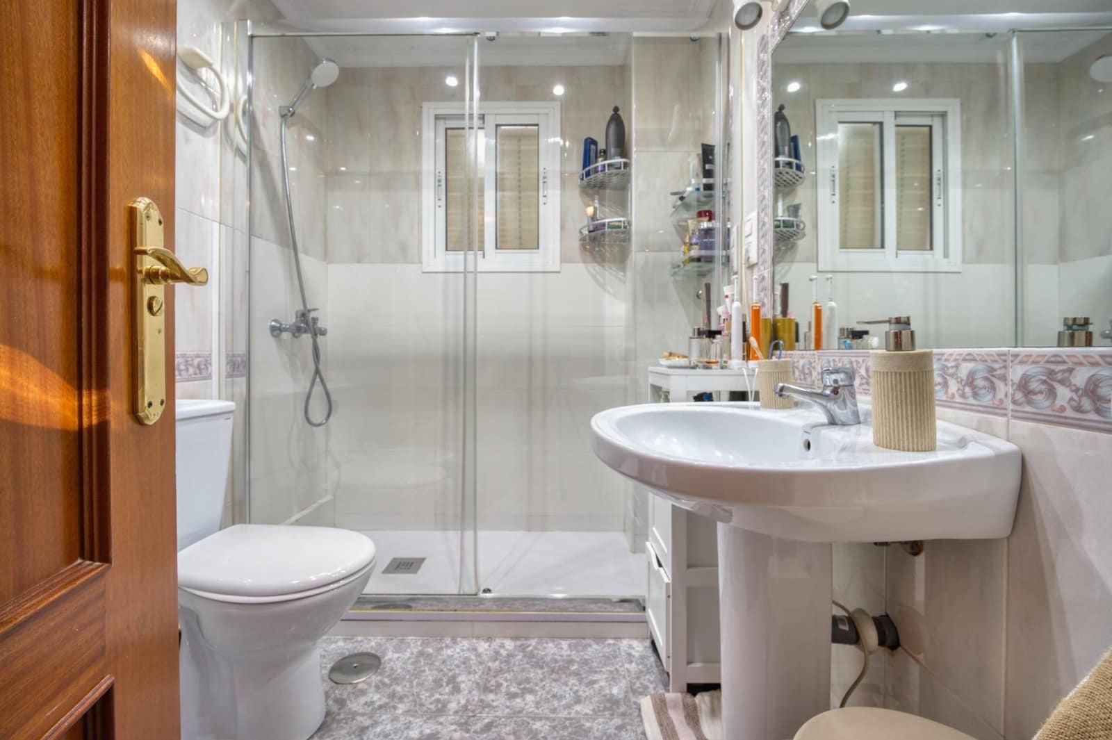 3 bedroom Flat for sale in Seville city - € 172,000 (Ref: 9491520)