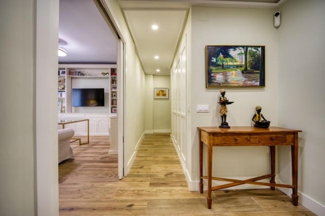 4 soverom Leilighet til salgs i Los Remedios, Sevilla by med garasje - € 595 000 (Ref: 9502465)