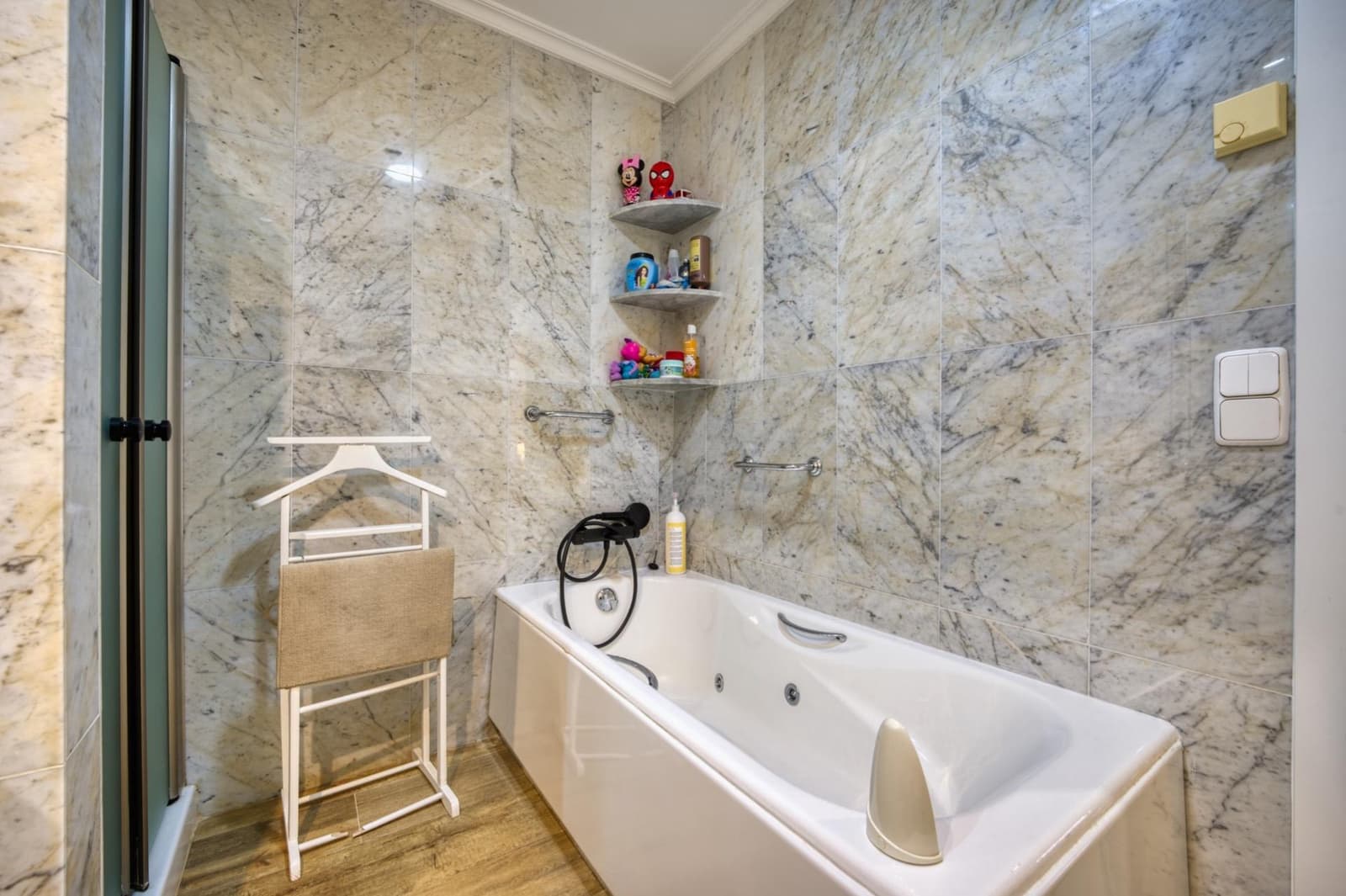 Piso de 4 habitaciones en Sevilla ciudad en venta - 595.000 € (Ref: 9502465)