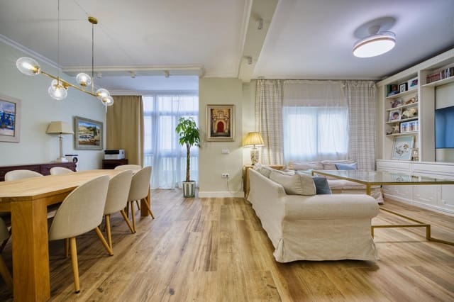 4 bedroom Flat for sale in Los Remedios, Seville city - € 630,000 (Ref: 9502465)