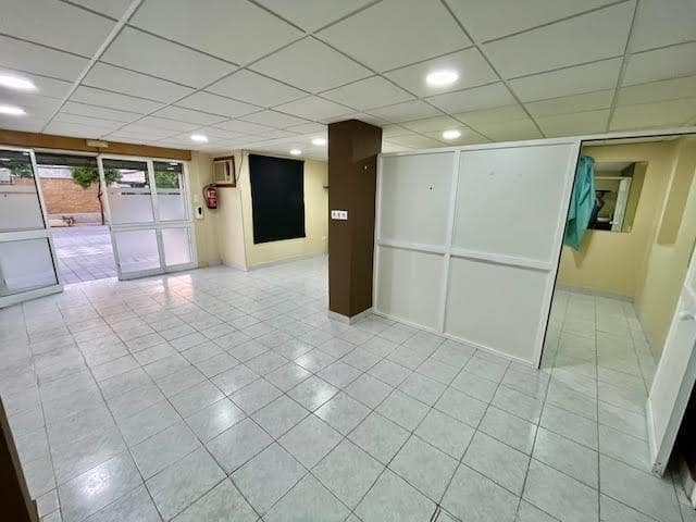 3 bedroom Commercial for sale in Dos Hermanas - € 55,000 (Ref: 9530886)