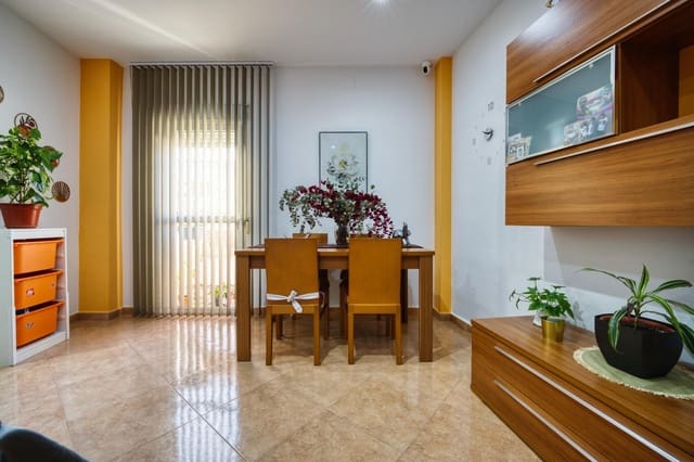 4 slaapkamer Appartement te koop in Isla Mayor - € 95.000 (Ref: 9548347)
