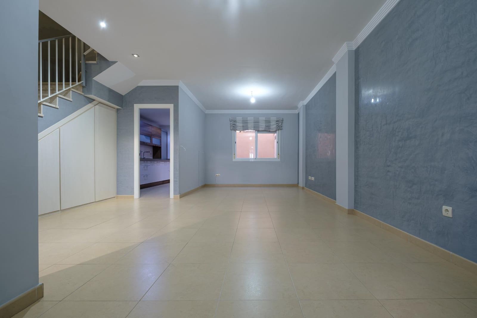 3 bedroom Terraced Villa for sale in Gelves with garage - € 219,900 (Ref: 9586626)