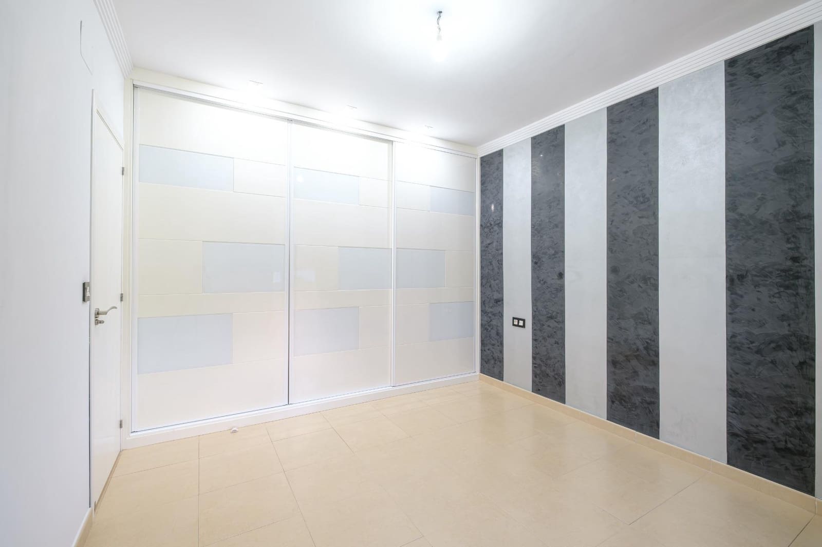 3 bedroom Terraced Villa for sale in Gelves with garage - € 219,900 (Ref: 9586626)