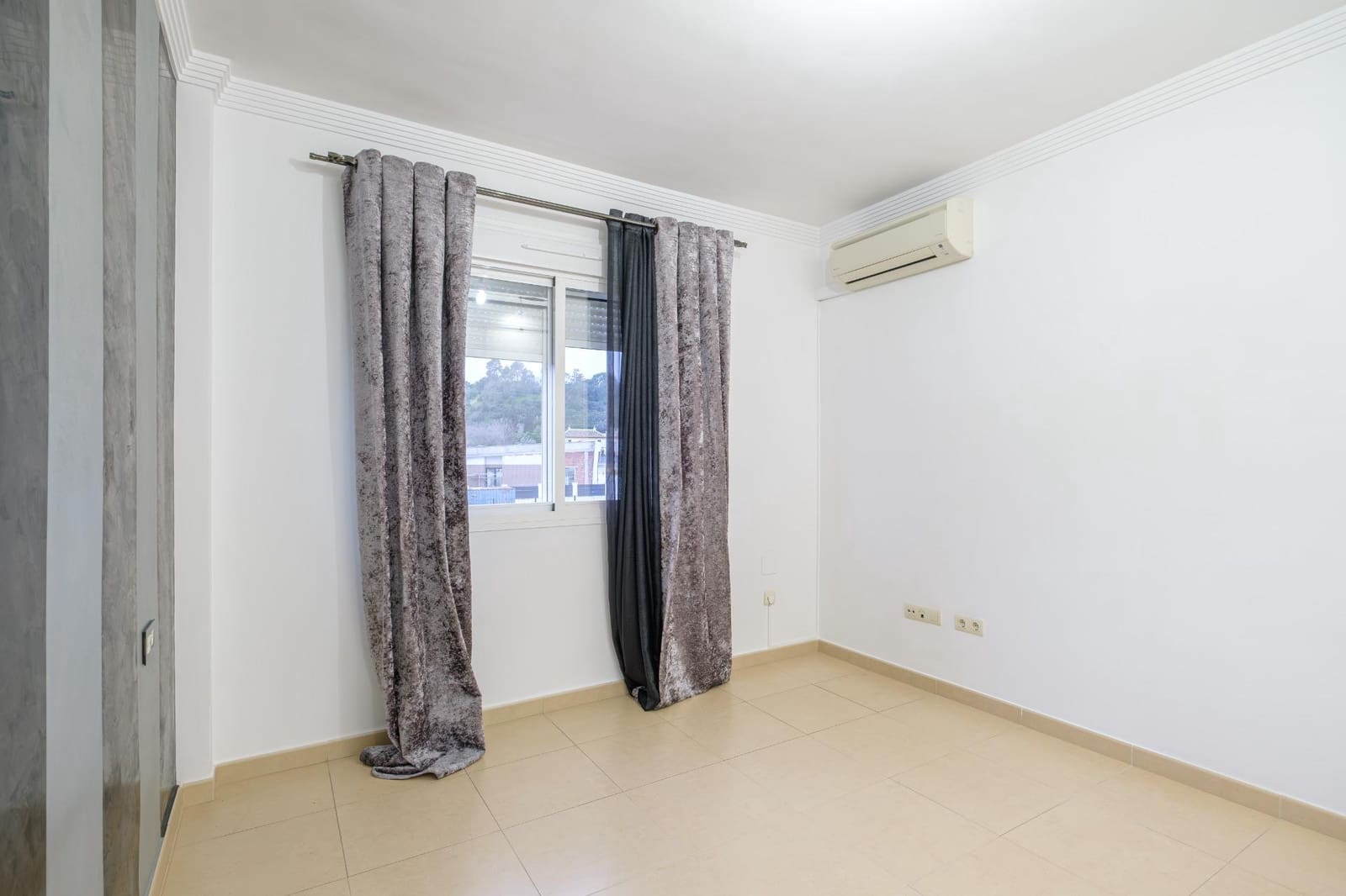 3 bedroom Terraced Villa for sale in Gelves with garage - € 219,900 (Ref: 9586626)