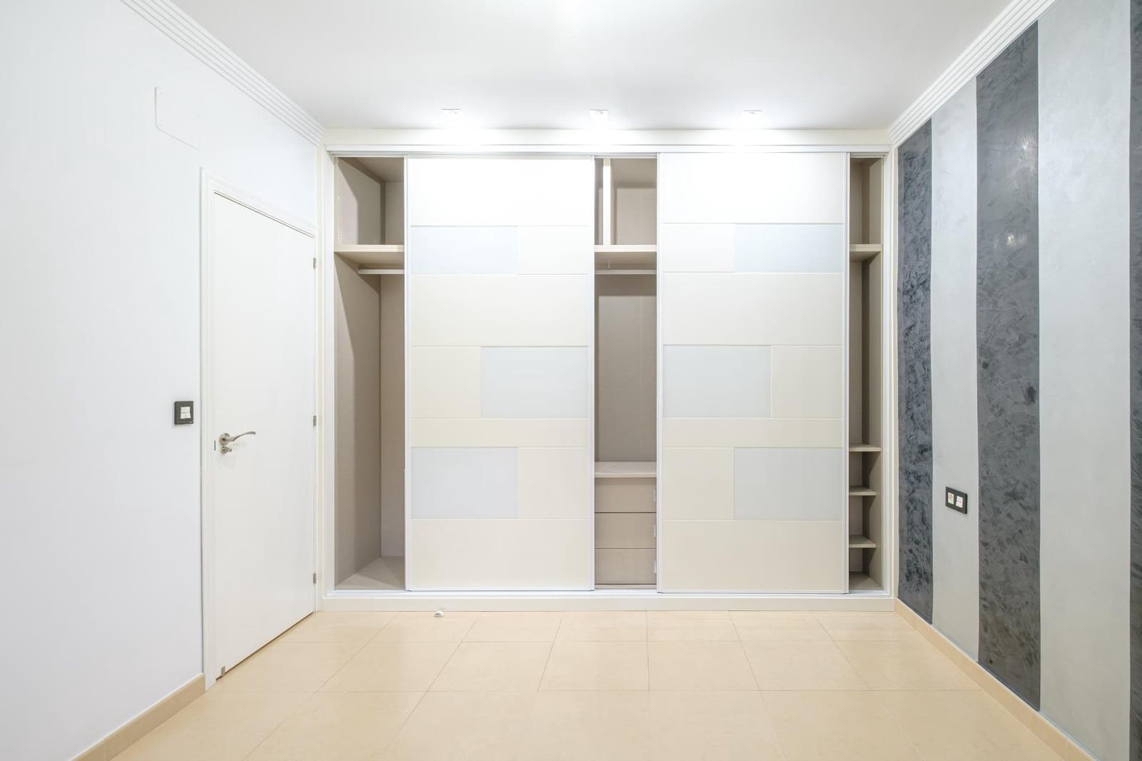 3 bedroom Terraced Villa for sale in Gelves with garage - € 219,900 (Ref: 9586626)