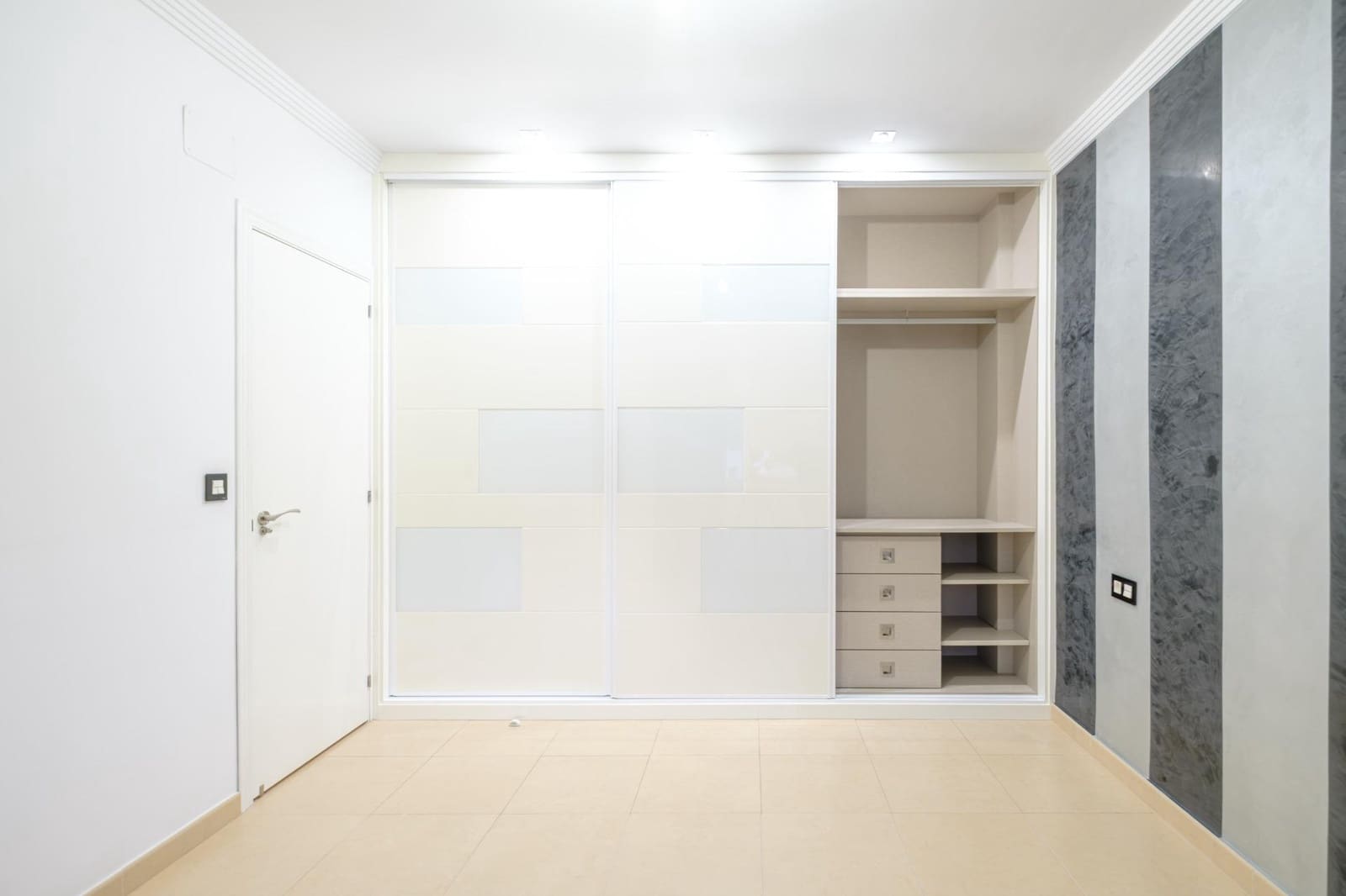 3 bedroom Terraced Villa for sale in Gelves with garage - € 219,900 (Ref: 9586626)