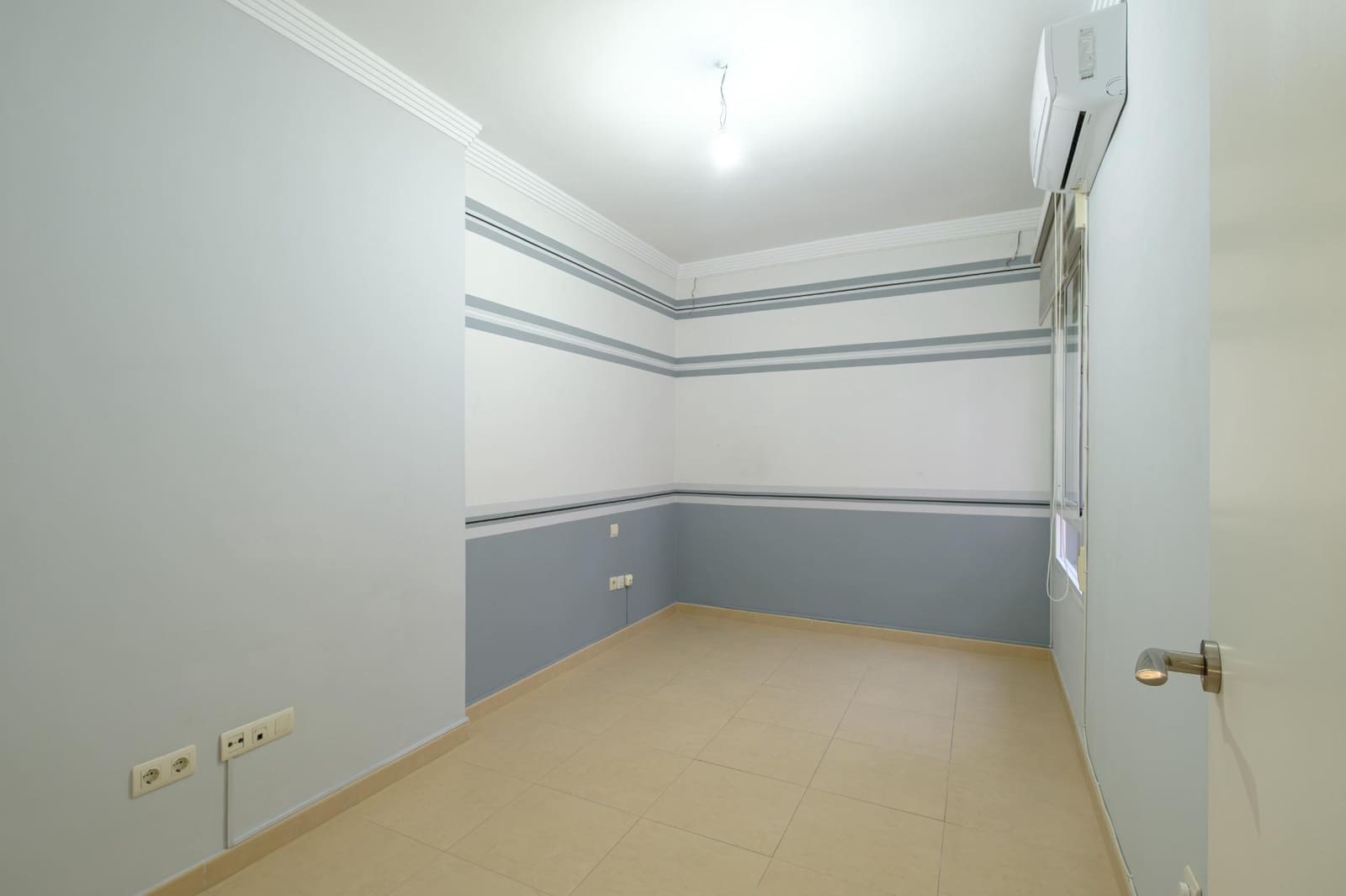 3 bedroom Terraced Villa for sale in Gelves with garage - € 219,900 (Ref: 9586626)