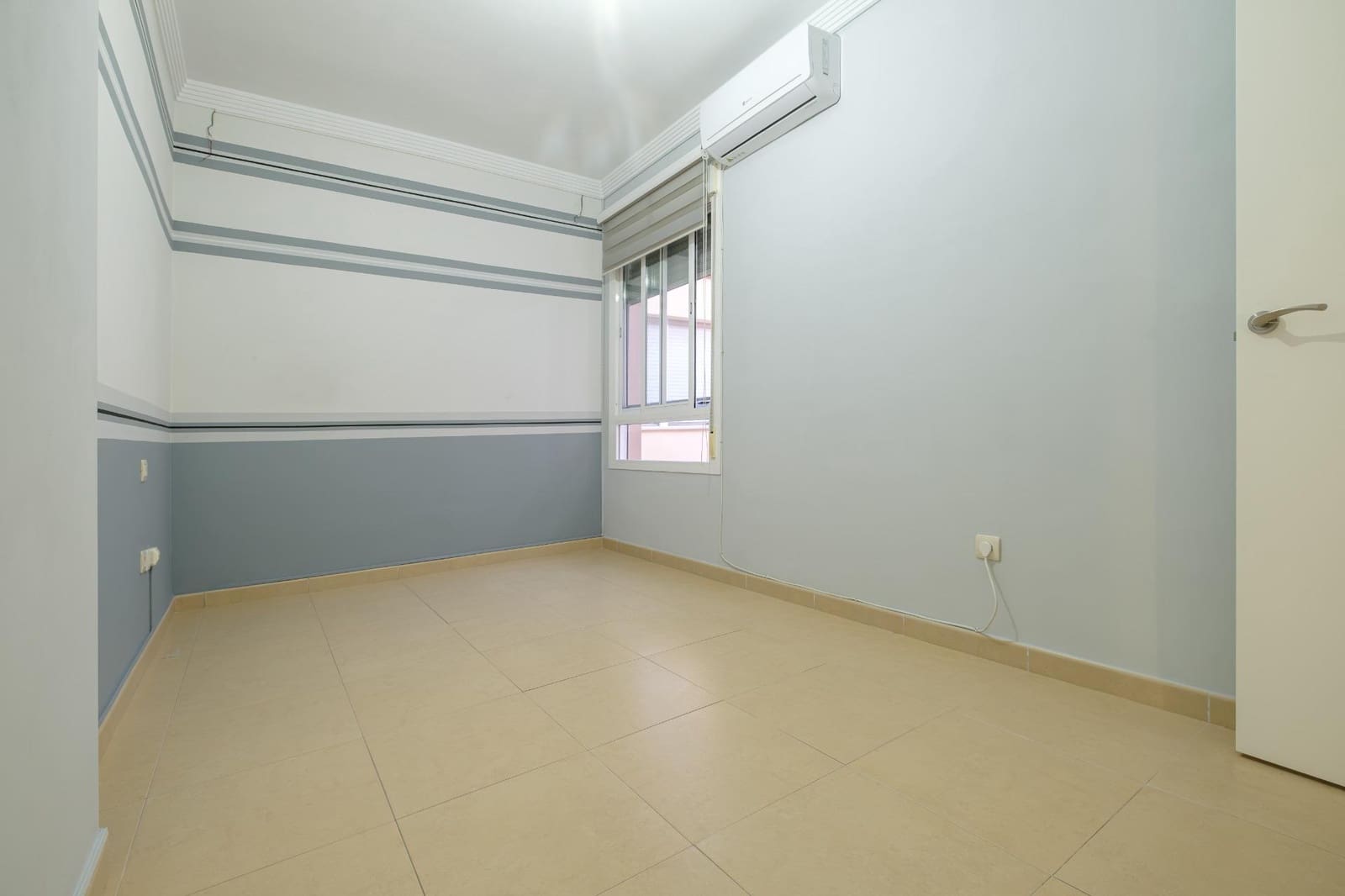 3 bedroom Terraced Villa for sale in Gelves with garage - € 219,900 (Ref: 9586626)